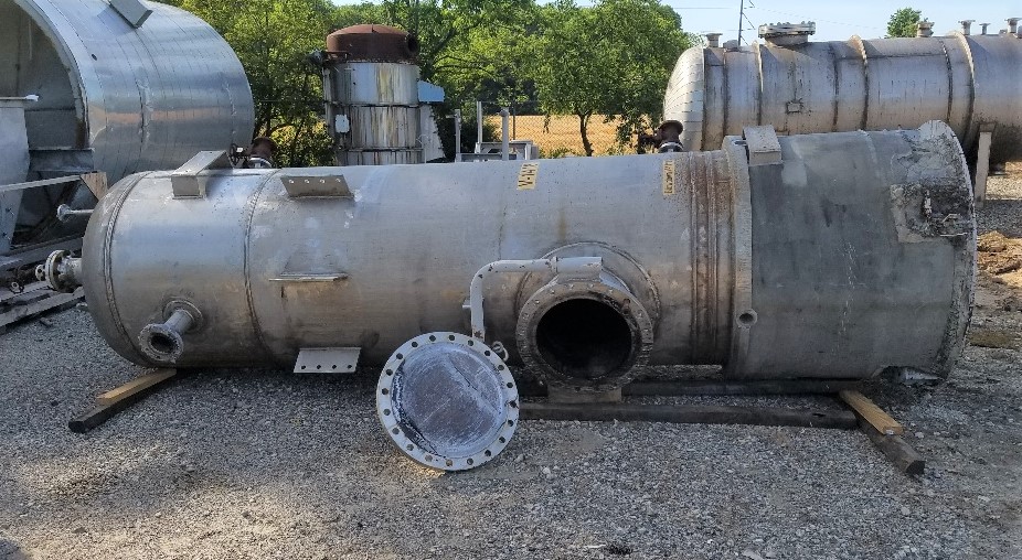 ***SOLD*** used 1,000 gallon 316L Stainless Steel Pressure Vessel. Rated 150 PSI @ 450 deg.F. 4' dia. x 11' T/T (17'3